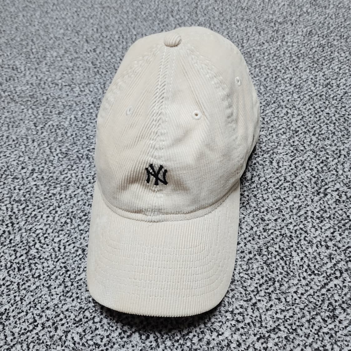 뉴에라 뉴욕양키스 코듀로이 볼캡 상품이미지1