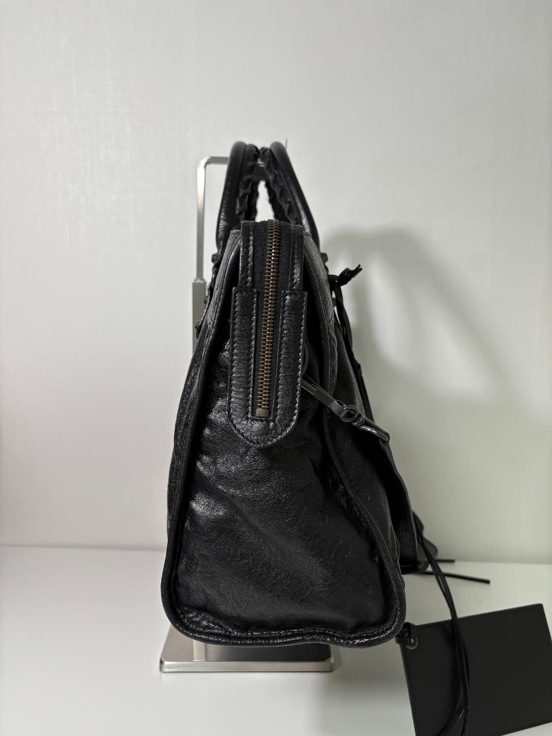 발렌시아가 시티 모터백 블랙 미디움 상품이미지2