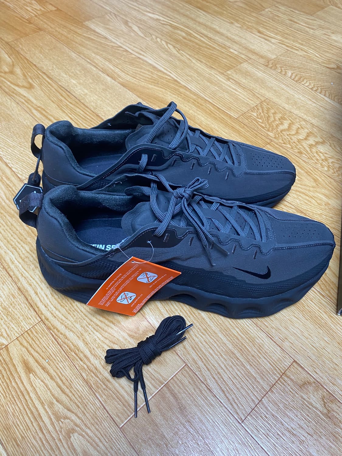 나이키 혜인서 아바 로버 블랙 300 상품이미지2