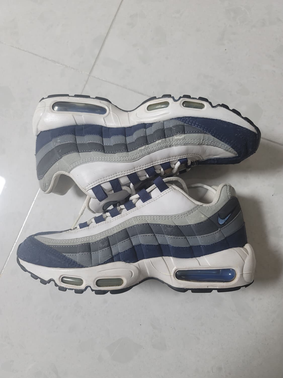 나이키 에어맥스95 까치산 원판 에어 솔스왑 265사이즈 박풀

오리지날 상품이미지1