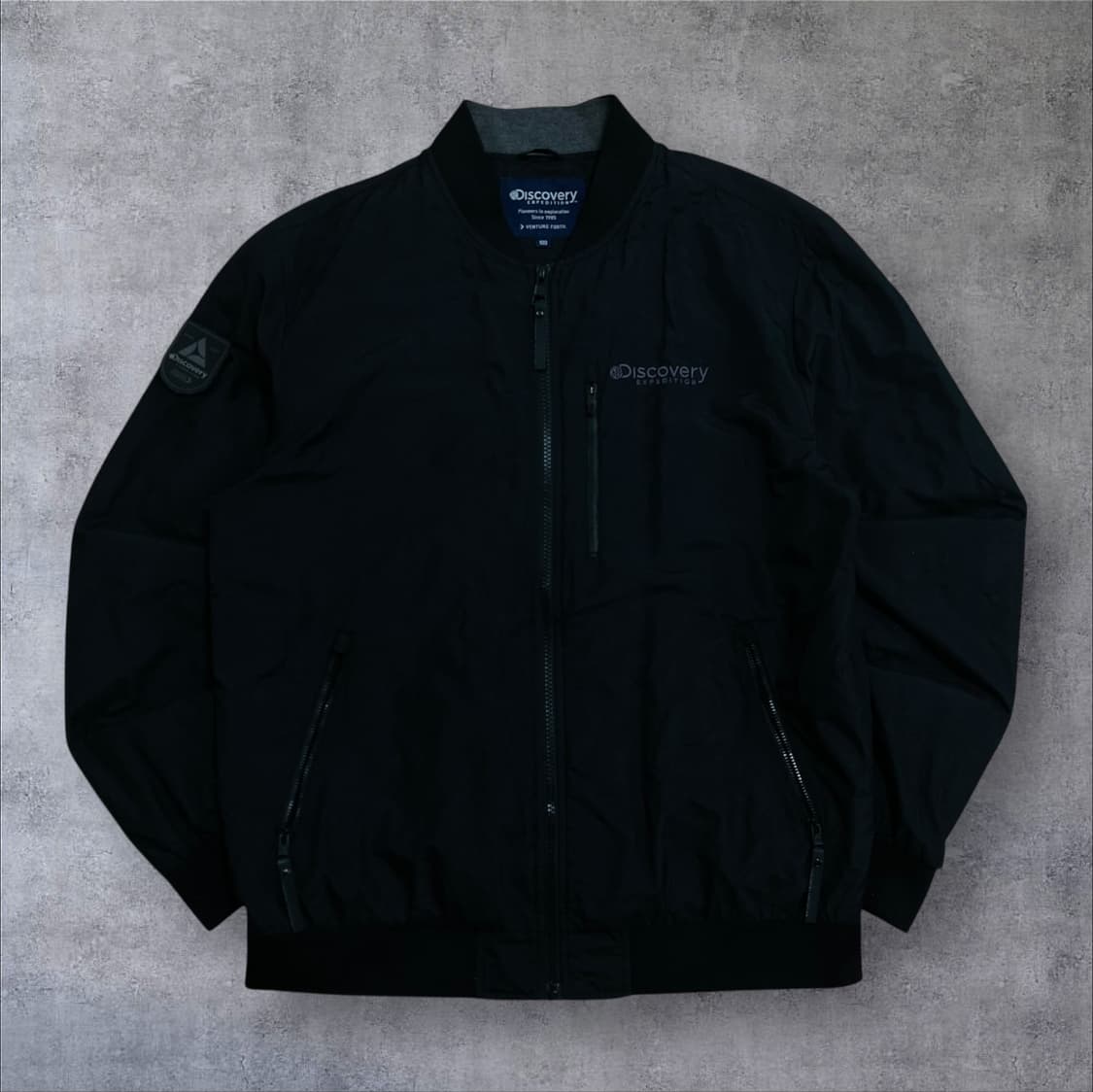 디스커버리 스몰 로고 블랙 블루종 자켓 상품이미지1