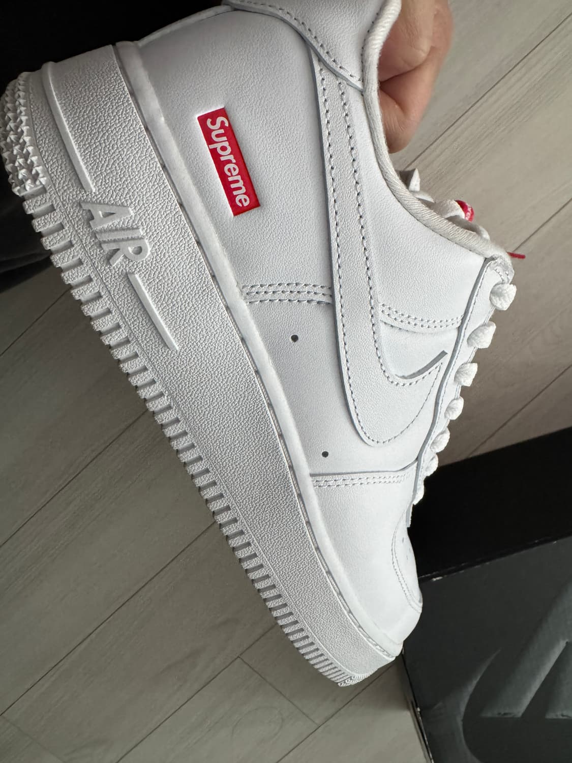 나이키 에어포스 1 로우 SP 슈프림 흰색 250mm 판매합니다 상품이미지2