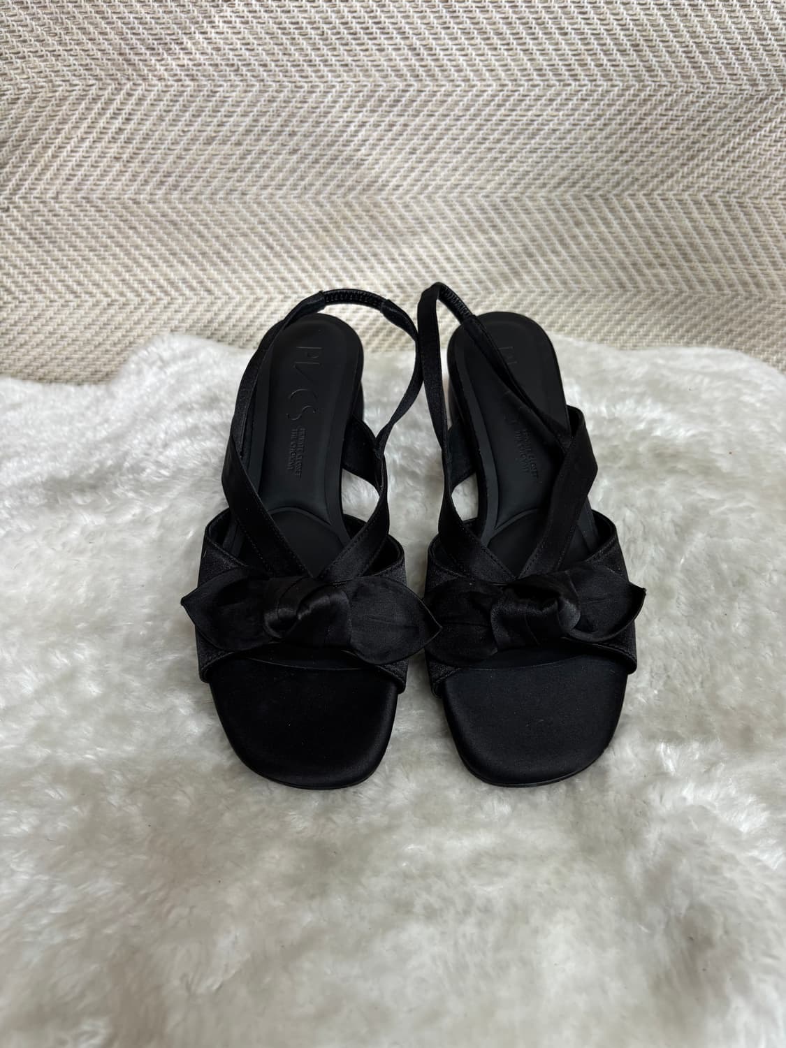 프라이빗 클로젯 블랙 새틴 리본 슬링백 샌들 240 상품이미지1