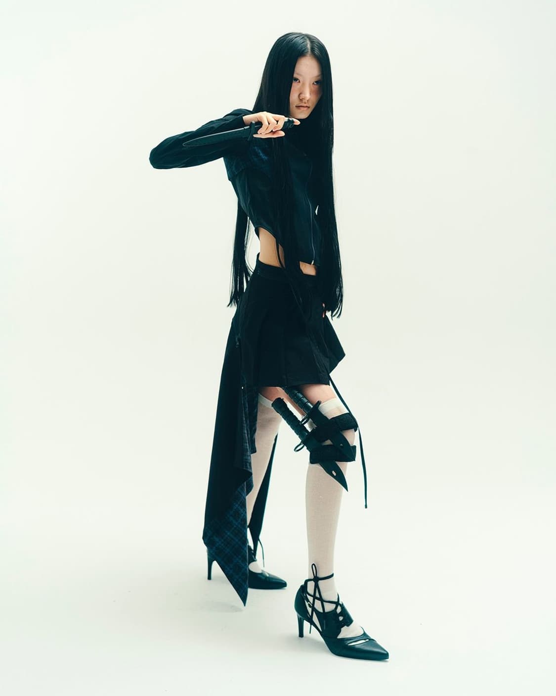 오호스 25ss 크롭 자켓 상품이미지1