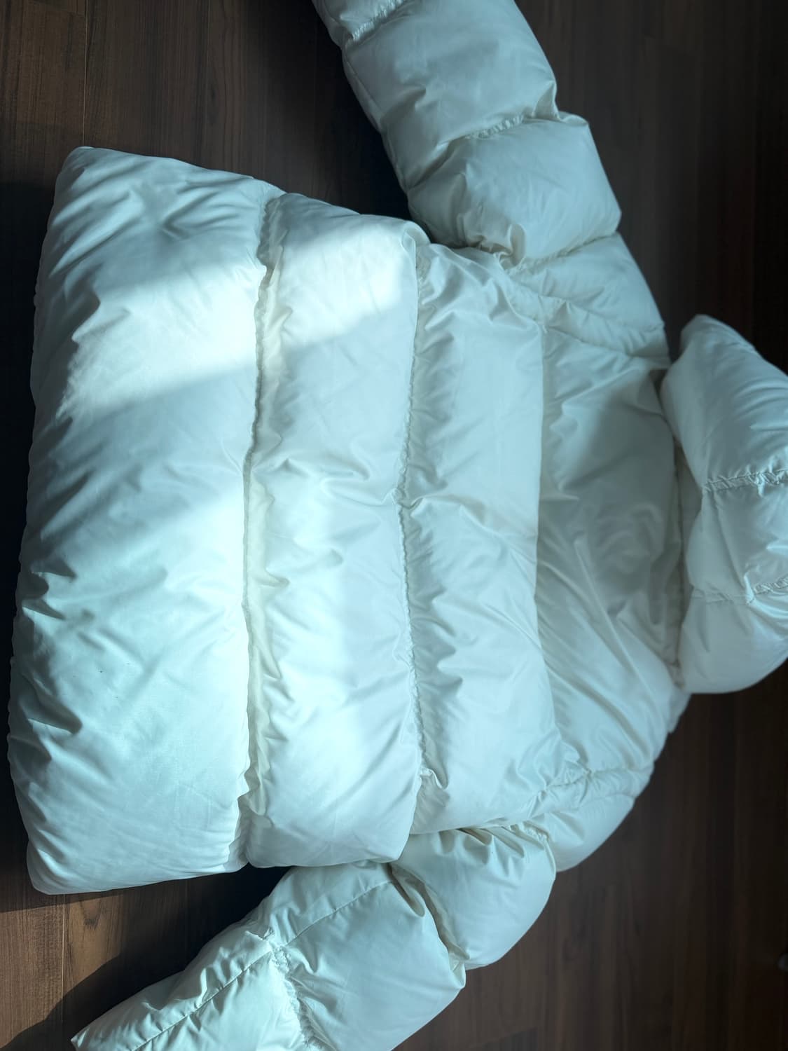 게스 남녀공용 소매탈착 글레이즈드 패딩 아이보리 무신사지그재그에이블리크림 상품이미지8