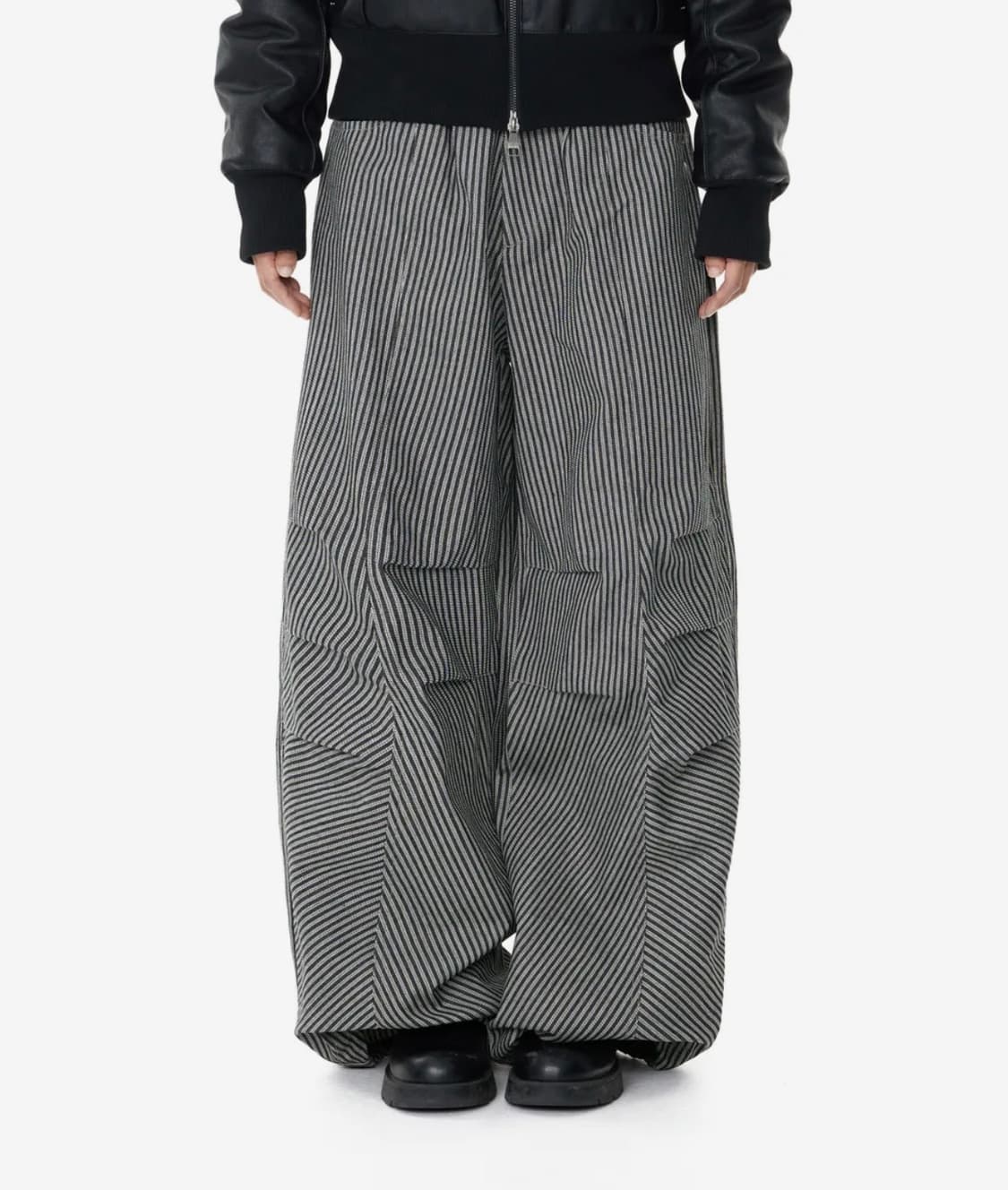 아캄 스트라이프 팬츠 블랙 1사이즈 상품이미지1