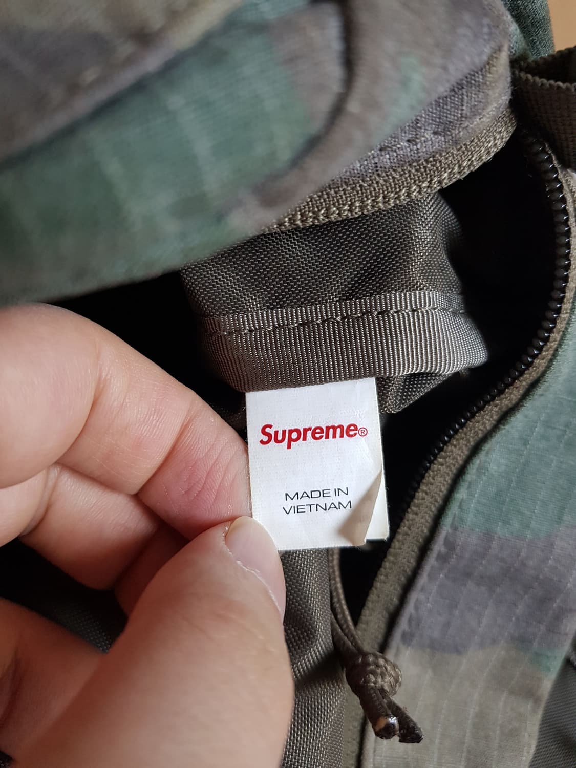 슈프림 미니 더플백 크로스백 우드랜드 카모 24SS 상품이미지6