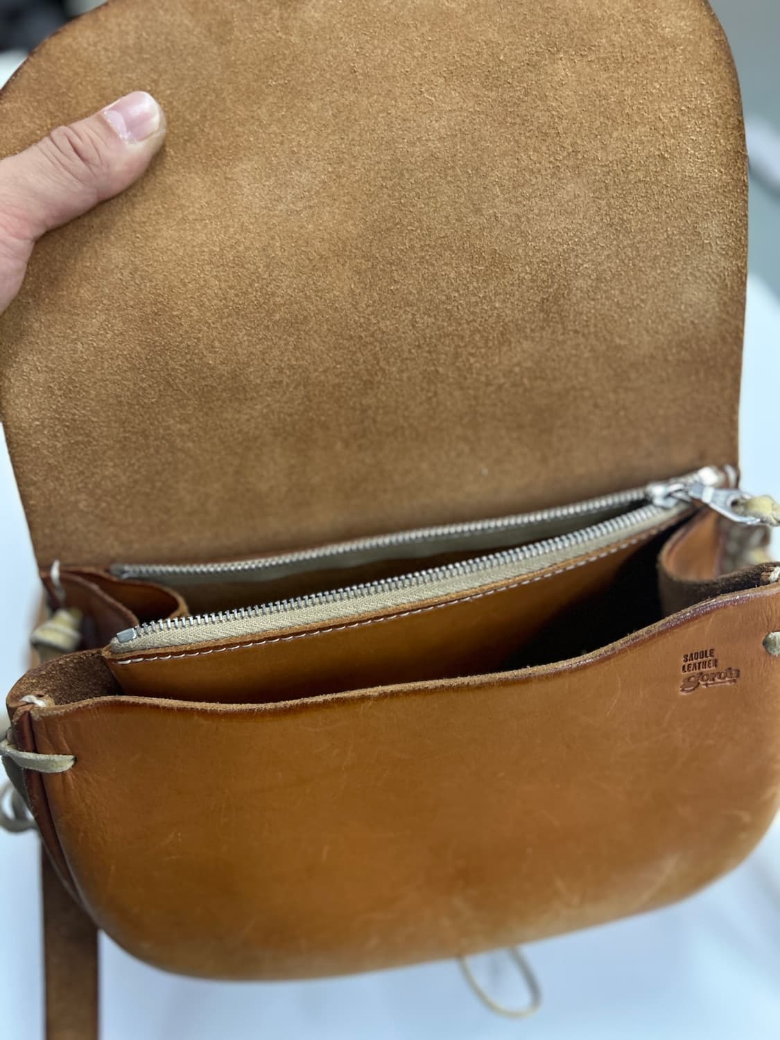 goros 고로스 새들레더 이글 콘초 크로스백 상품이미지10