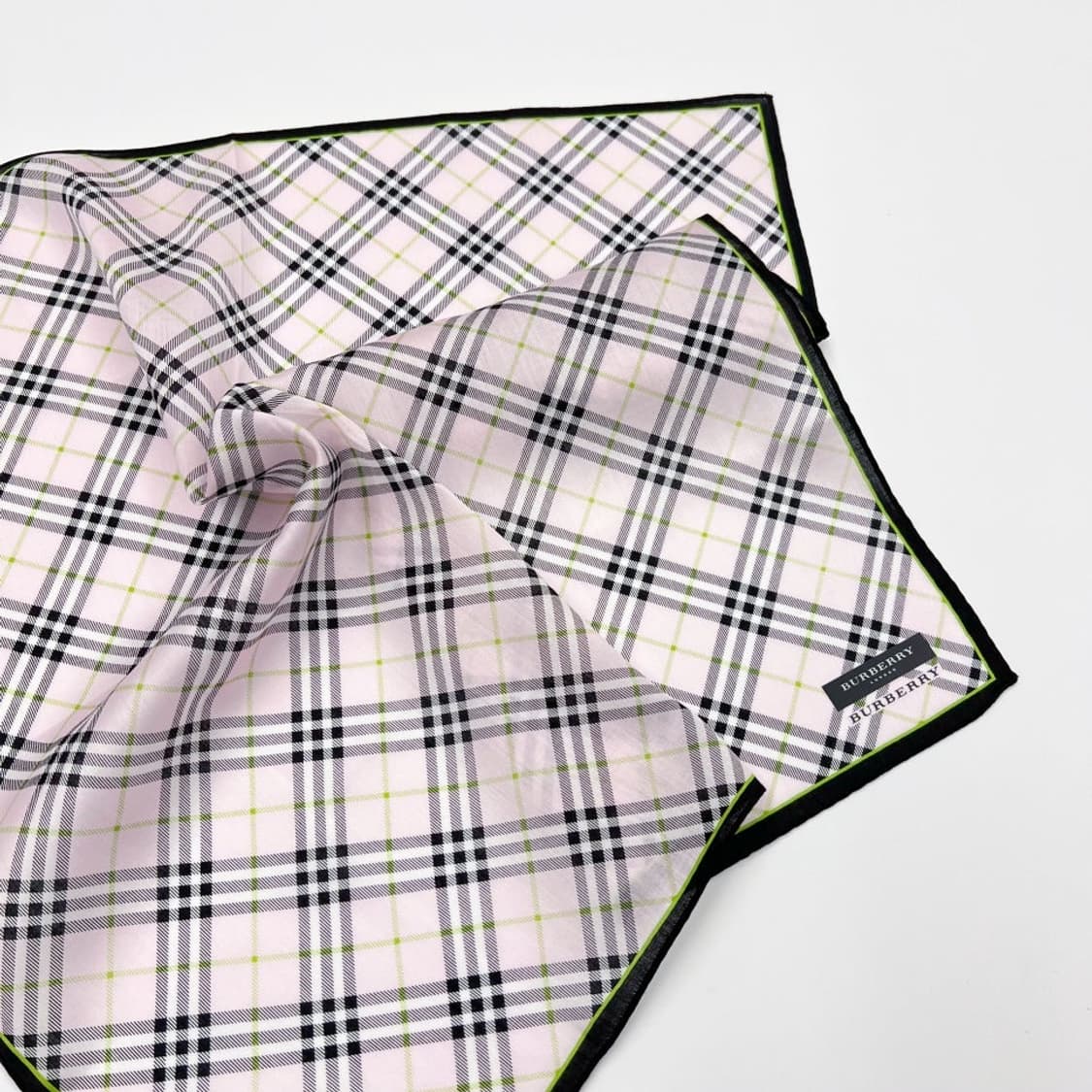 (새상품) burberry /버버리 쁘띠스카프 손수건 상품이미지1