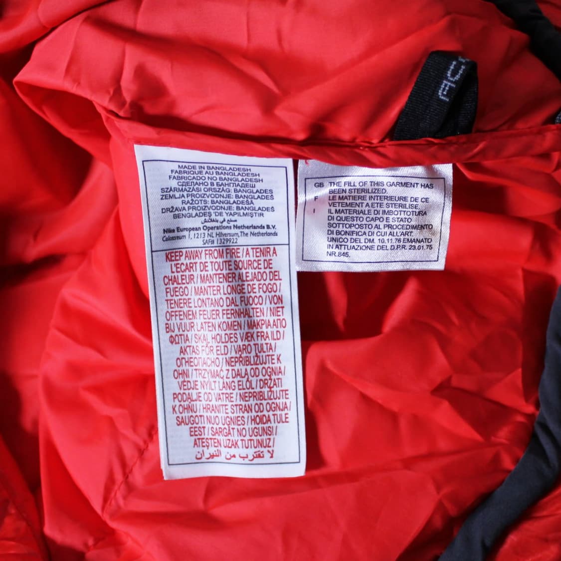 Nike ACG 레드 유광 패딩 상품이미지5