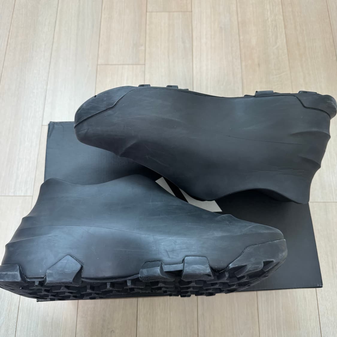 지방시 모뉴멘탈 멜로우 스니커즈 상품이미지5