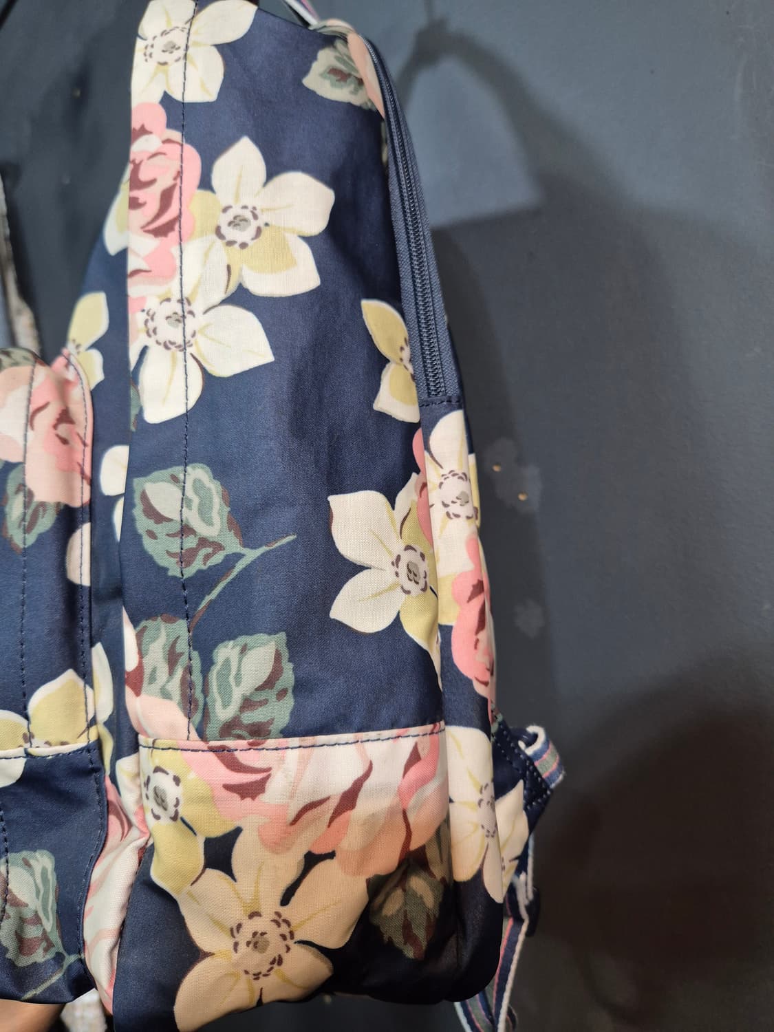 Cath Kidston 꽃무늬 백팩 방수됨 새상품 상품이미지4