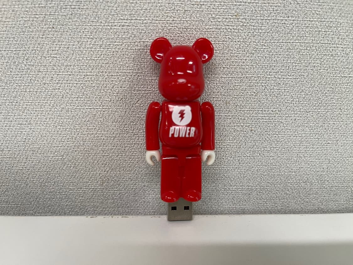 베어브릭 100% USB 메모리 레드 상품이미지1