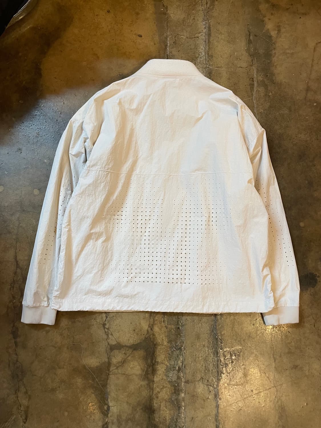 나이키 스우시 펀칭디테일 윈드브레이커 자켓 상품이미지7