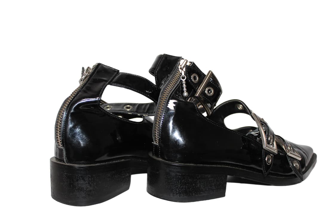 YUUL YIE 율이에 페이던트 레더 스트랩 슈즈 상품이미지5