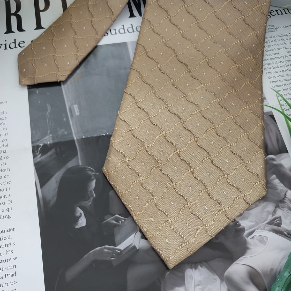 발렌시아가 실크 골드옐로우 자카드 넥타이 9.9cm A+등급 K1347
 상품이미지4