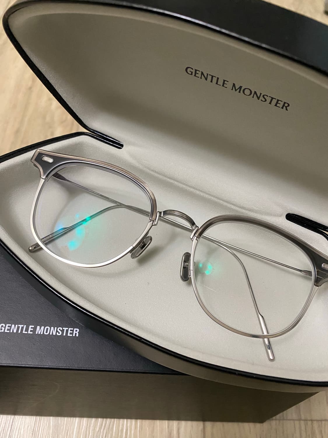 젠틀몬스터 알리오x gd1 그레이 마블컬러 상품이미지1