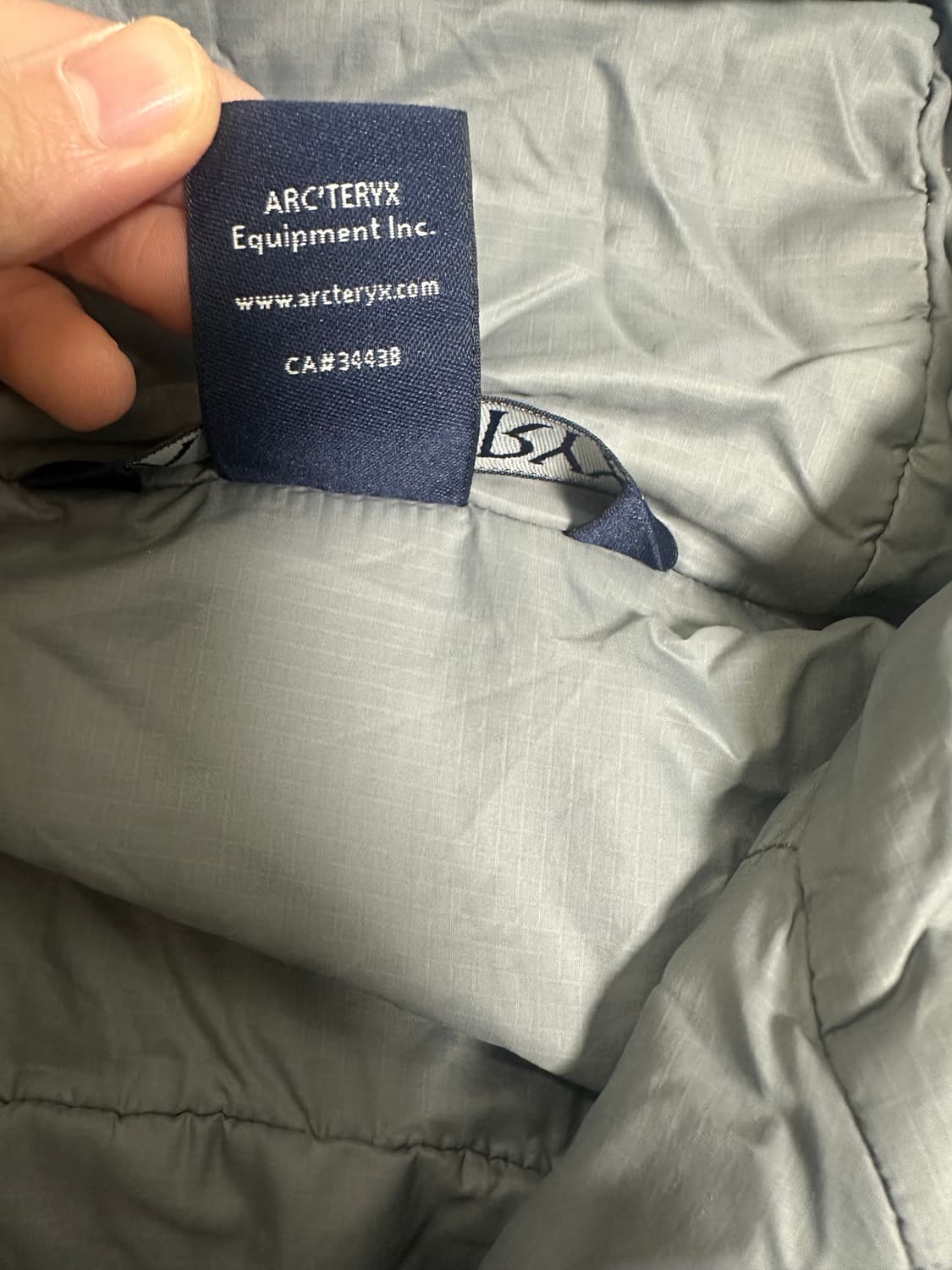 아크테릭스 유럽판 누빔 바람막이 xs 44-55 상품이미지3