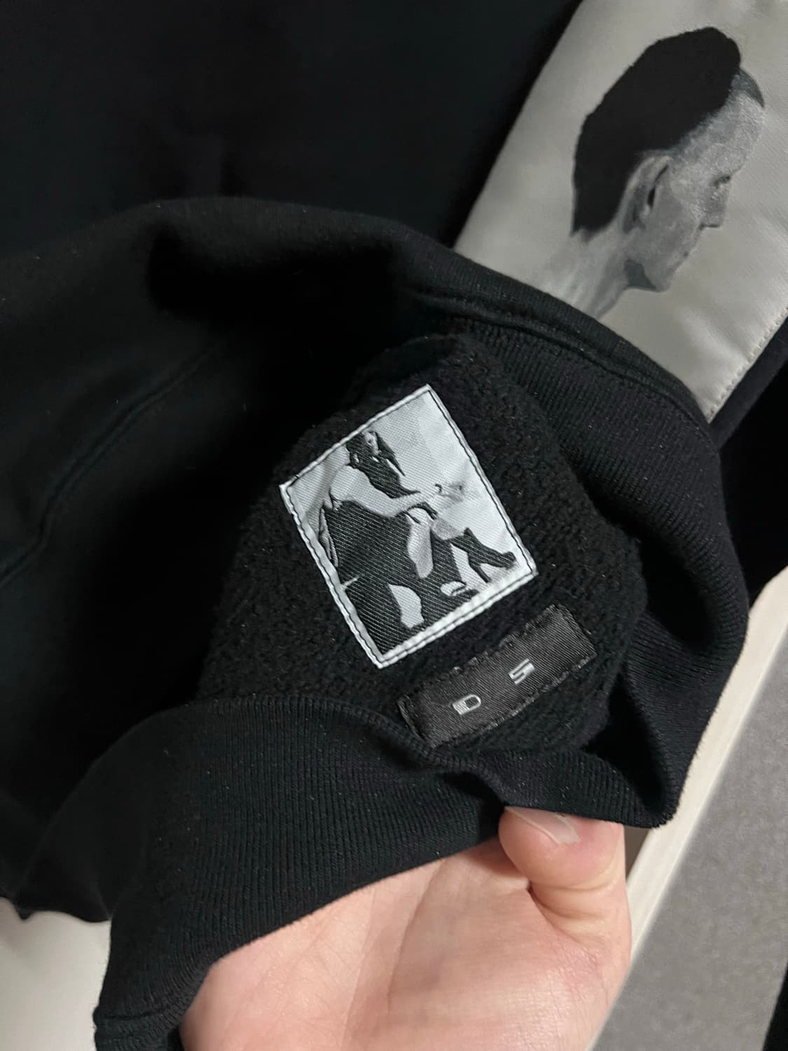[M] 릭오웬스 다크쉐도우 초상화 패치 맨투맨 상품이미지6