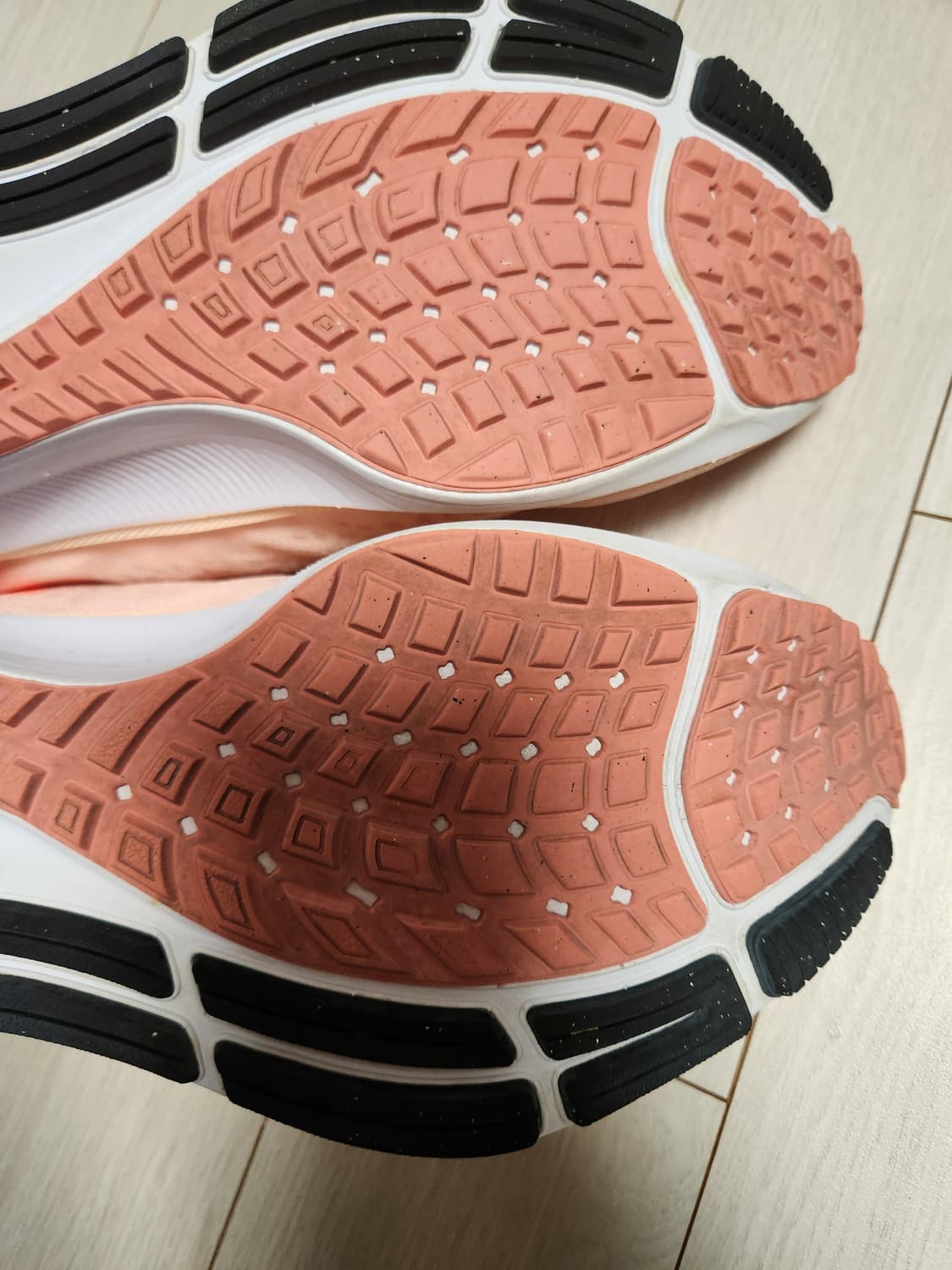 나이키 운동화 에어 줌 페가수스 37 러닝화 BQ9647-800 사이즈2 상품이미지9