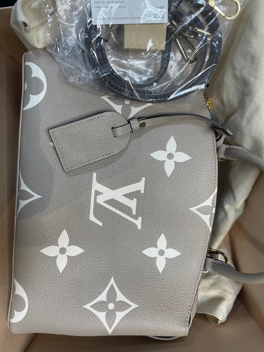 루이비통 모노그램 앙프렝뜨 루미네즈 PM 토트백 상품이미지3