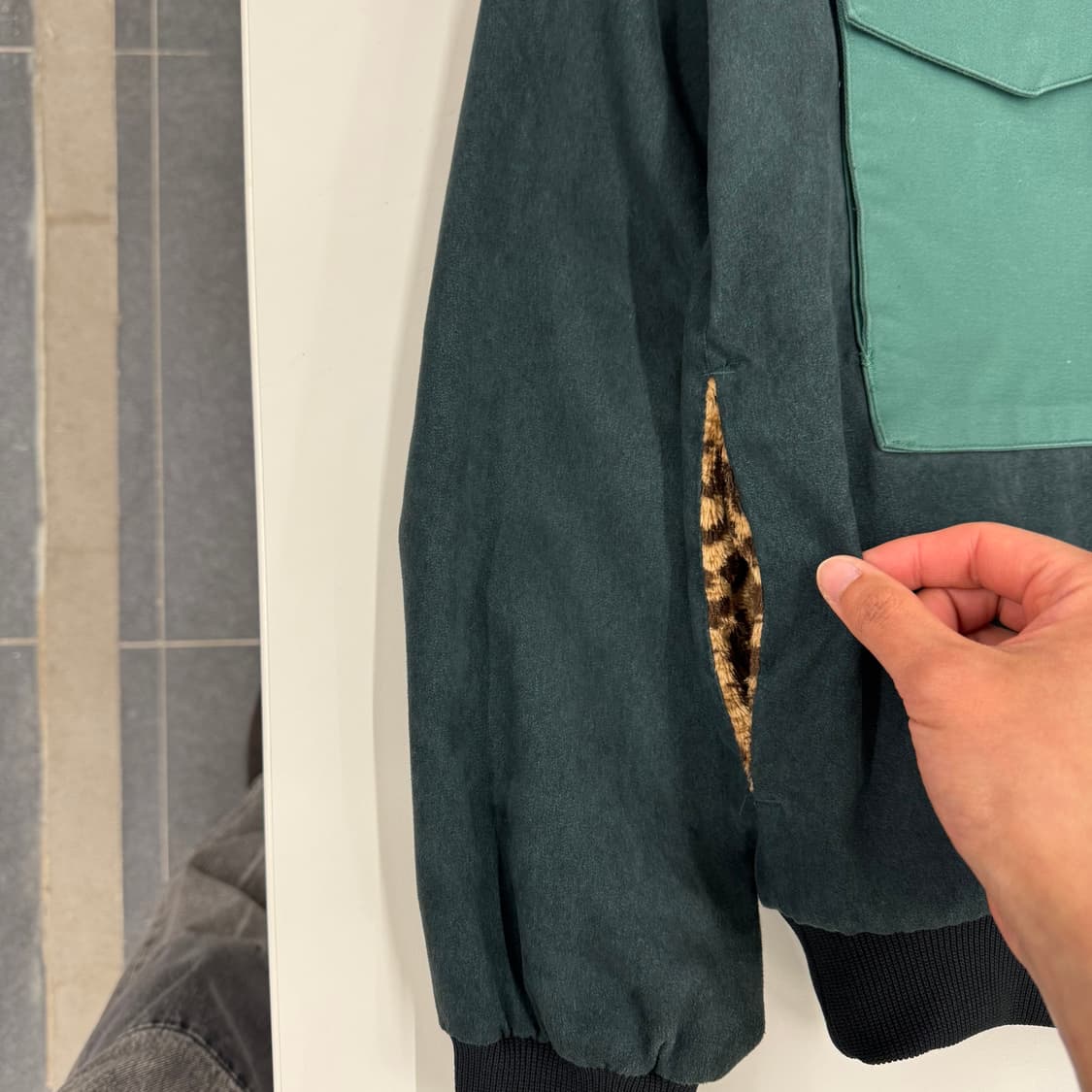 WHIZ LIMITED Leopard Fur Lining Jacket 상품이미지6