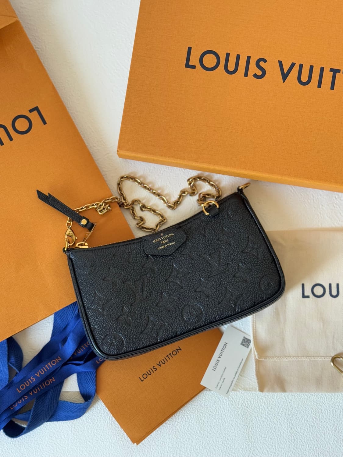 루이비통 모노그램 앙프렝뜨 포쉐트 악세수아 블랙 상품이미지4