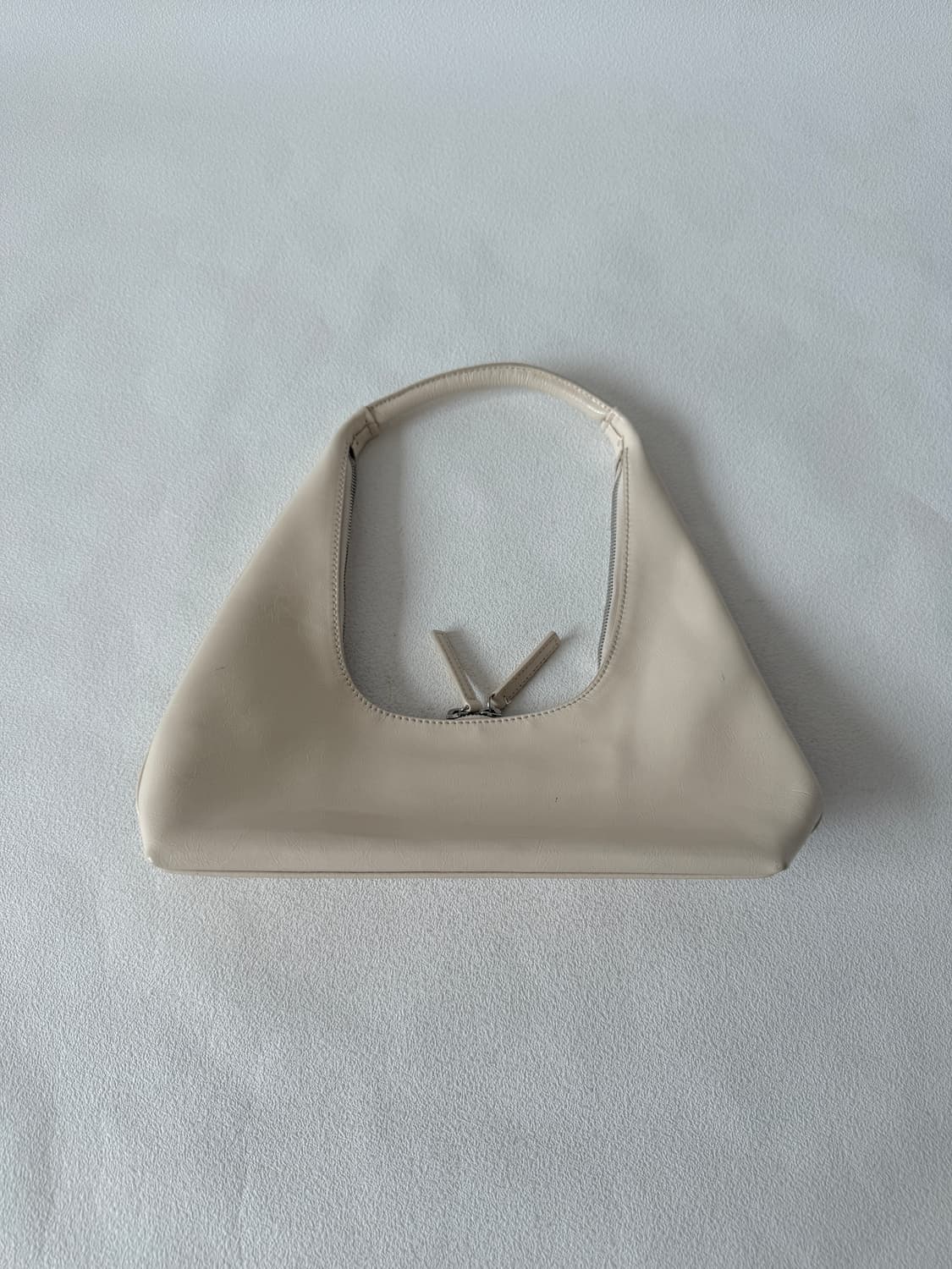 마지셔우드(MARGESHERWOOD) 레더 숄더백 상품이미지3