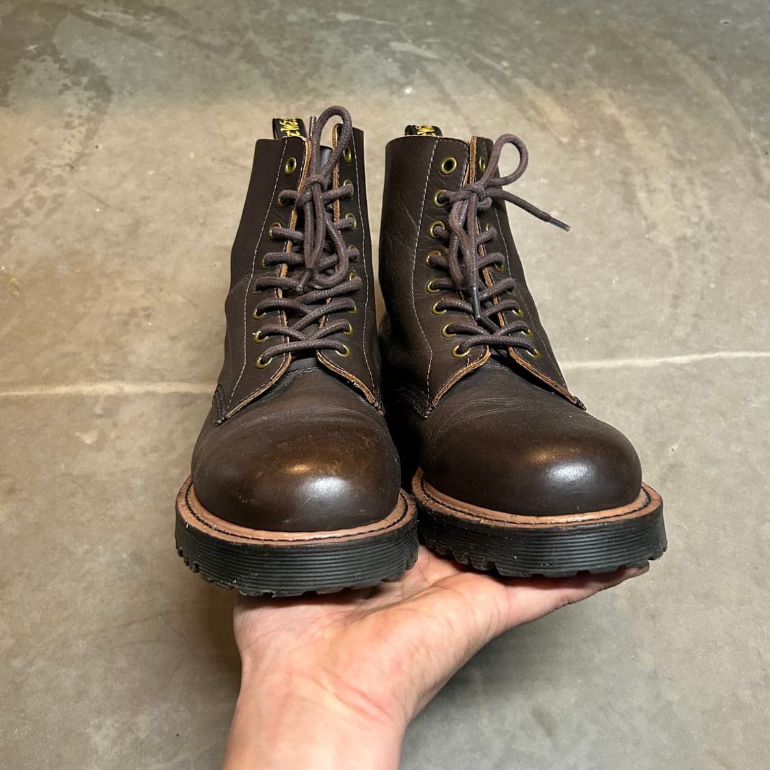 270) 닥터마틴 파스칼 8홀 브라운 부츠 상품이미지6