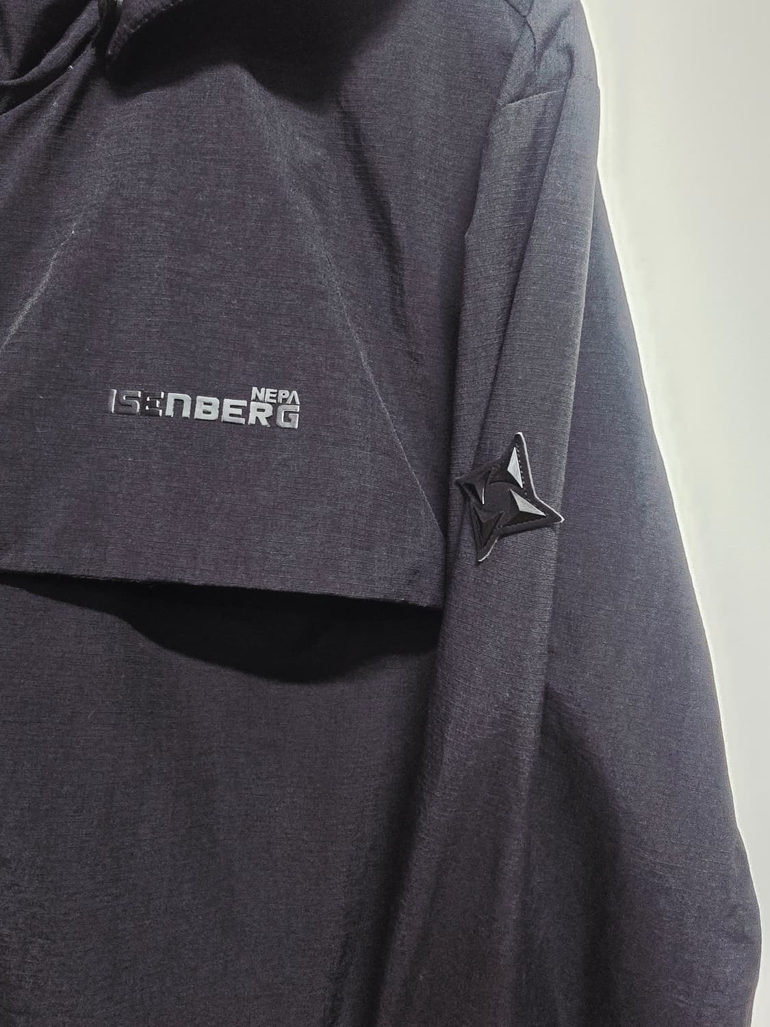 네파 이젠벅 블랙 후드 바람막이 자켓 상품이미지5