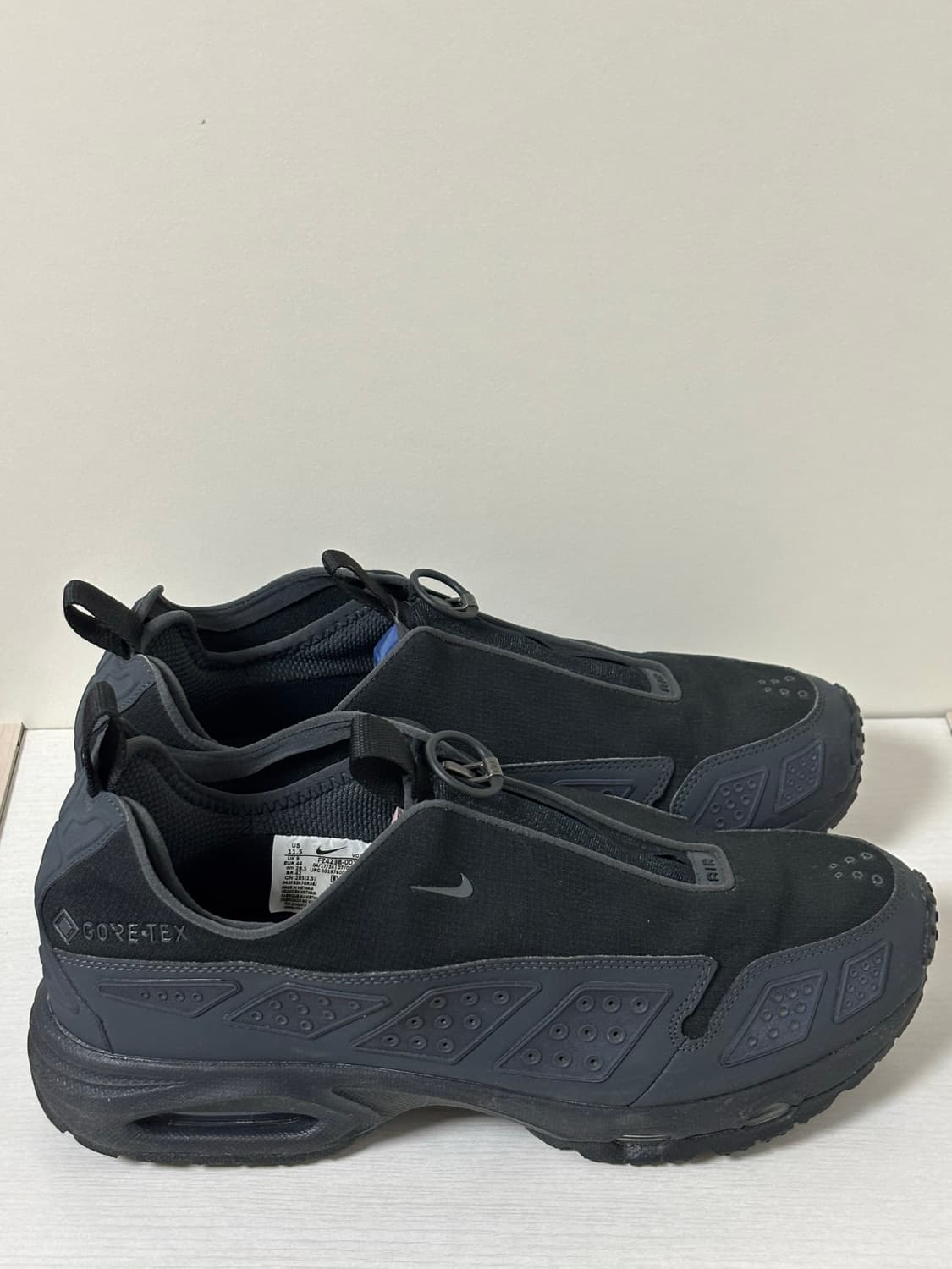 [285] 나이키 에어맥스 SNDR 고어텍스 블랙 앤 다크 스모크 그레이 상품이미지1
