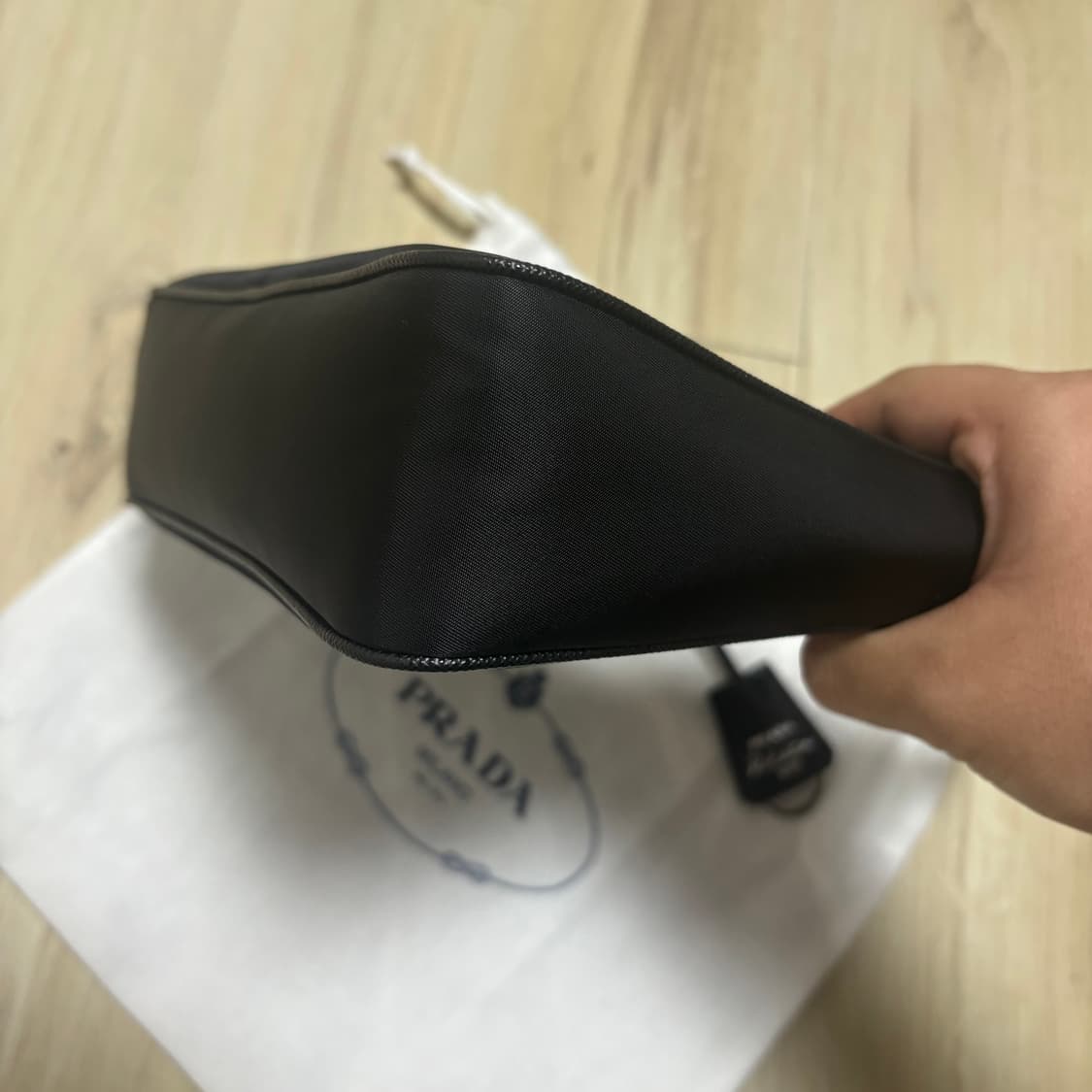 [백화점판/새상품급] 프라다 리나일론 호보백 상품이미지6