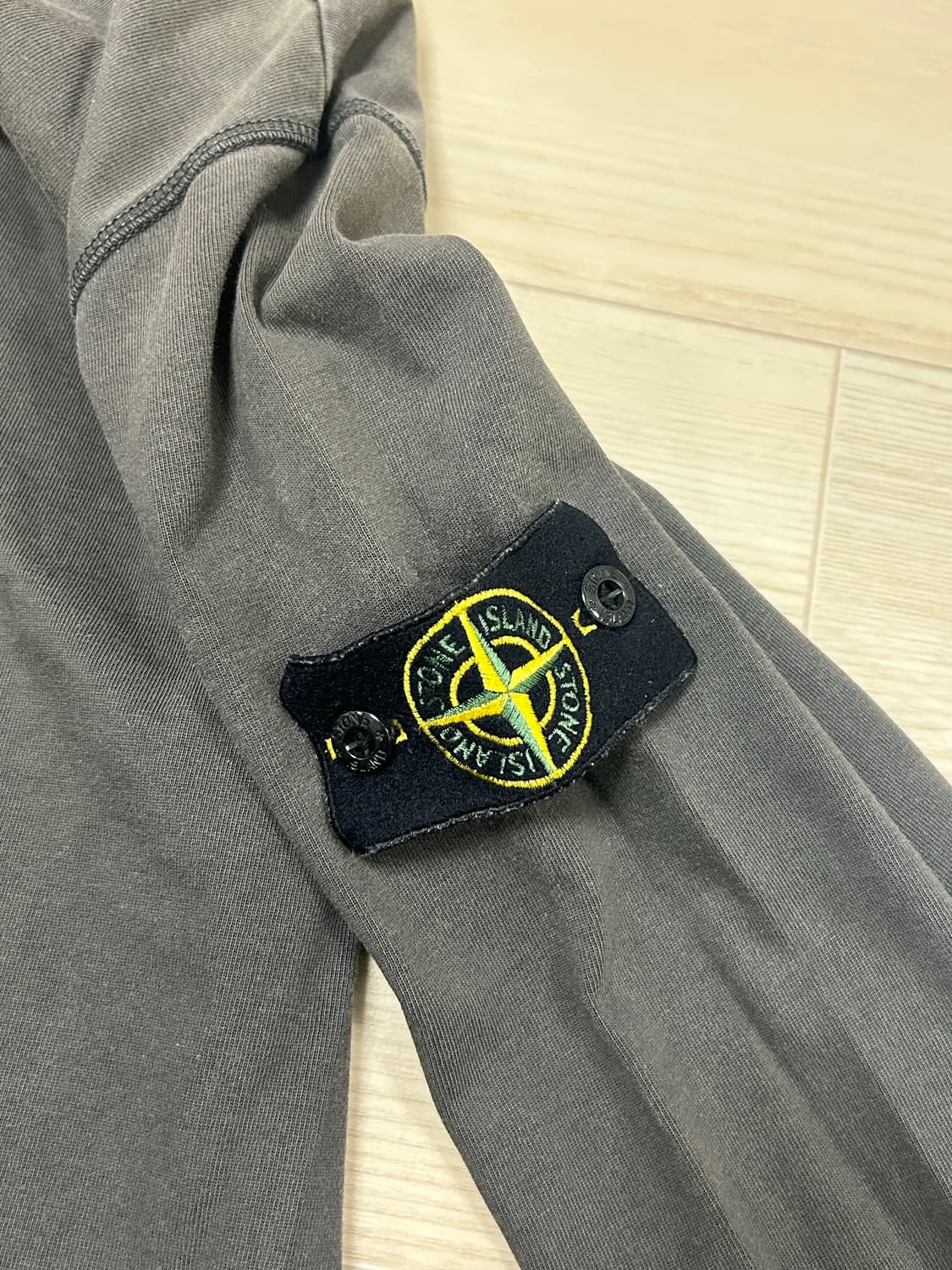 스톤아일랜드 맨투맨 롱슬리브 상품이미지2