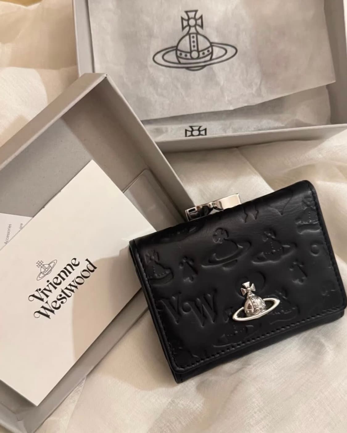 비비안웨스트우드 아카이브 은장 orb 로고 펀칭 레더 반지갑 상품이미지1