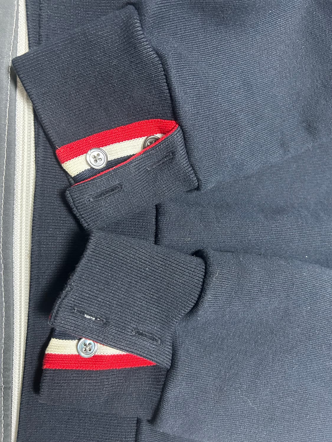 톰브라운 백삼선 맨투맨 3사이즈 상품이미지4