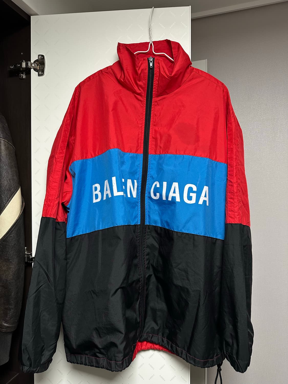 발렌시아가 컬러블록 바람막이 L 상품이미지1