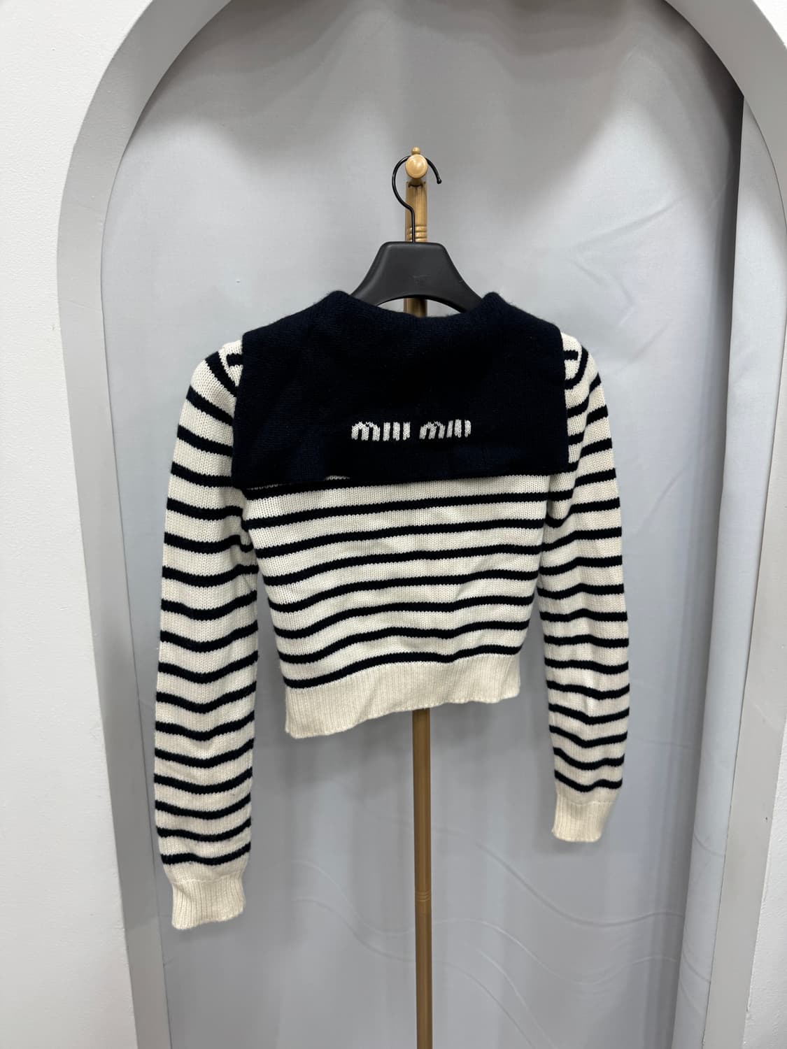 미우미우 스트라이프 캐시미어 가디건 38사이즈  상품이미지1