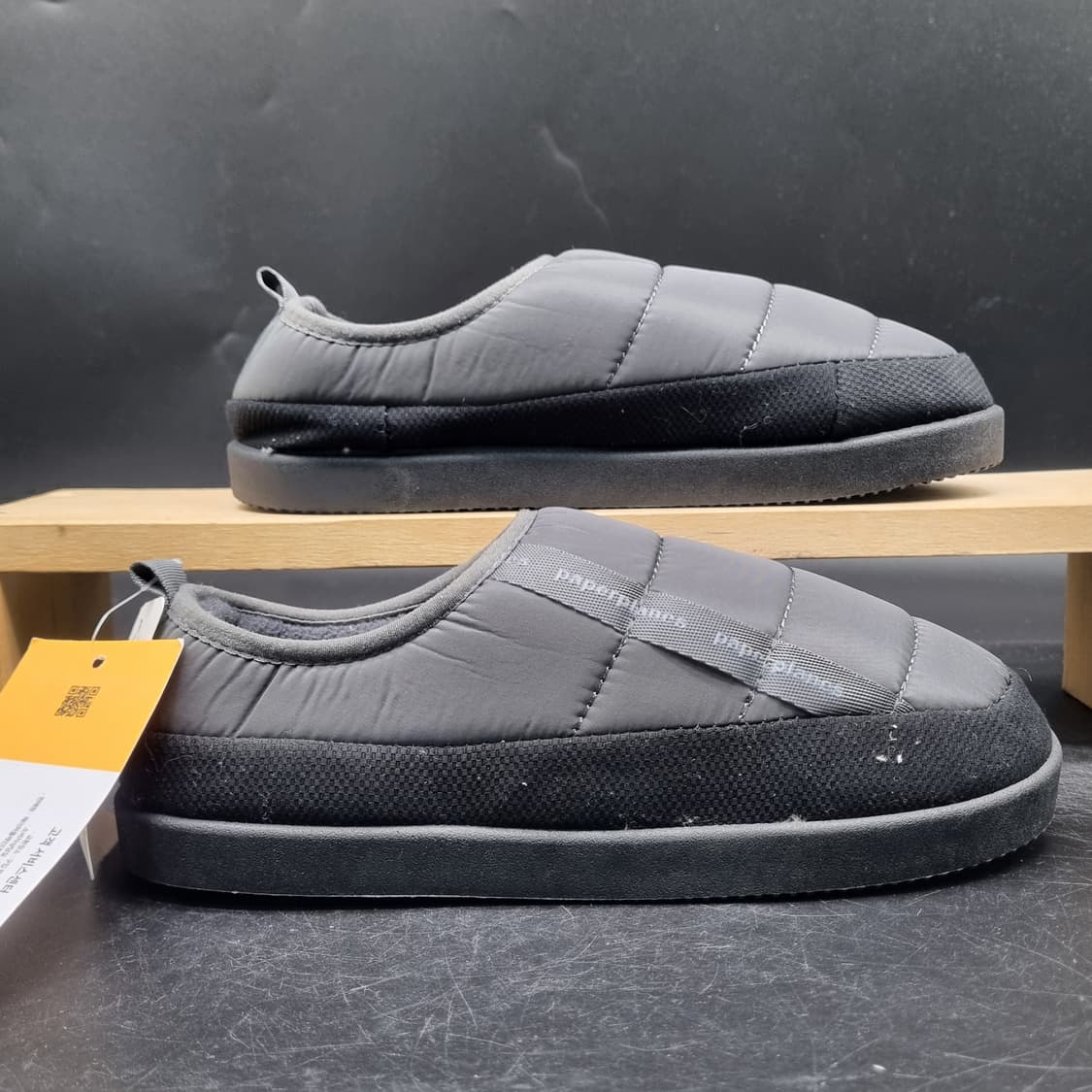 새상품 페이퍼플레인 패딩 슬립온250 상품이미지1