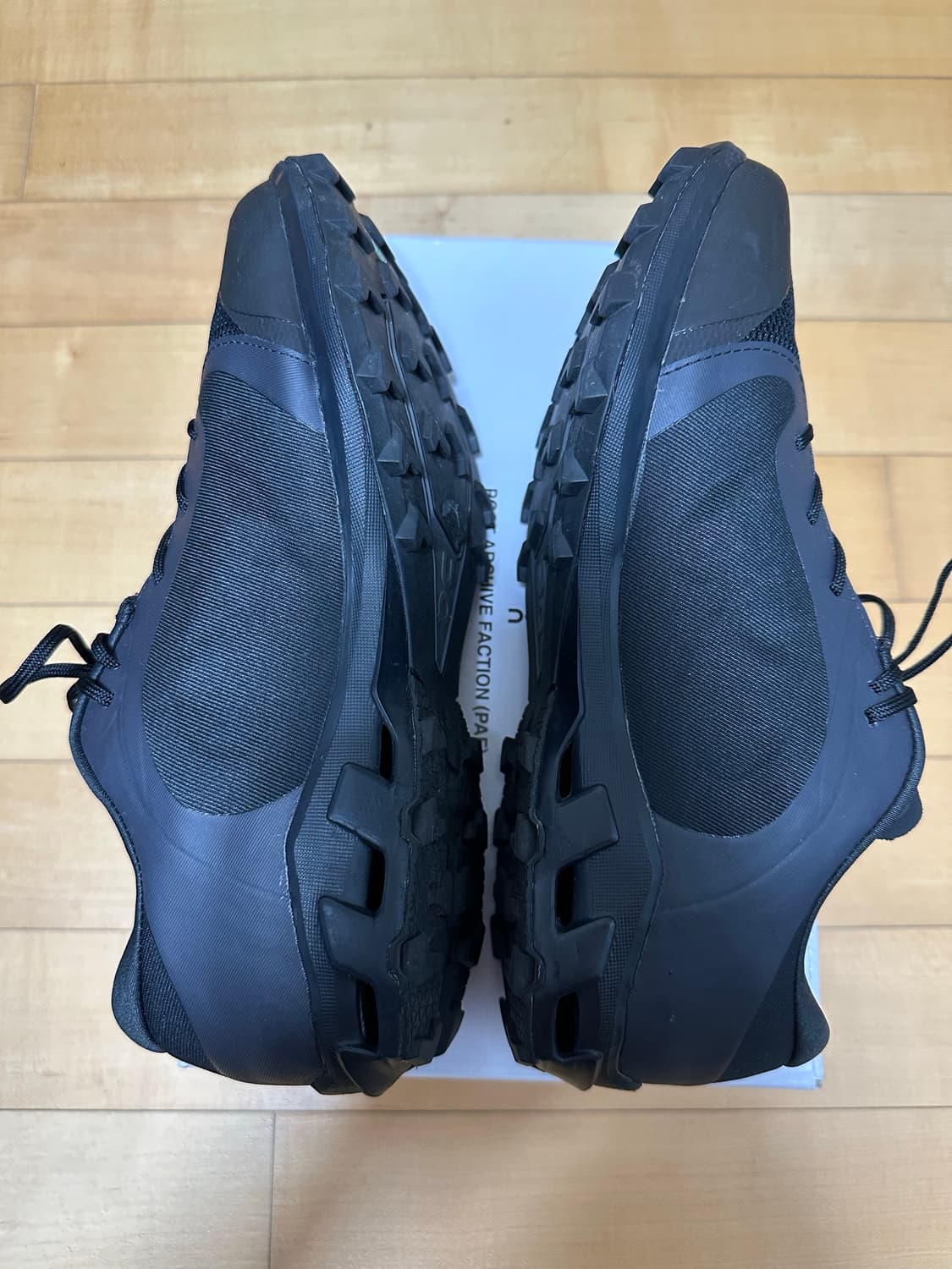 온 러닝X포스트 아카이브 팩션 클라우벤처 피크 올 블랙 260 상품이미지3