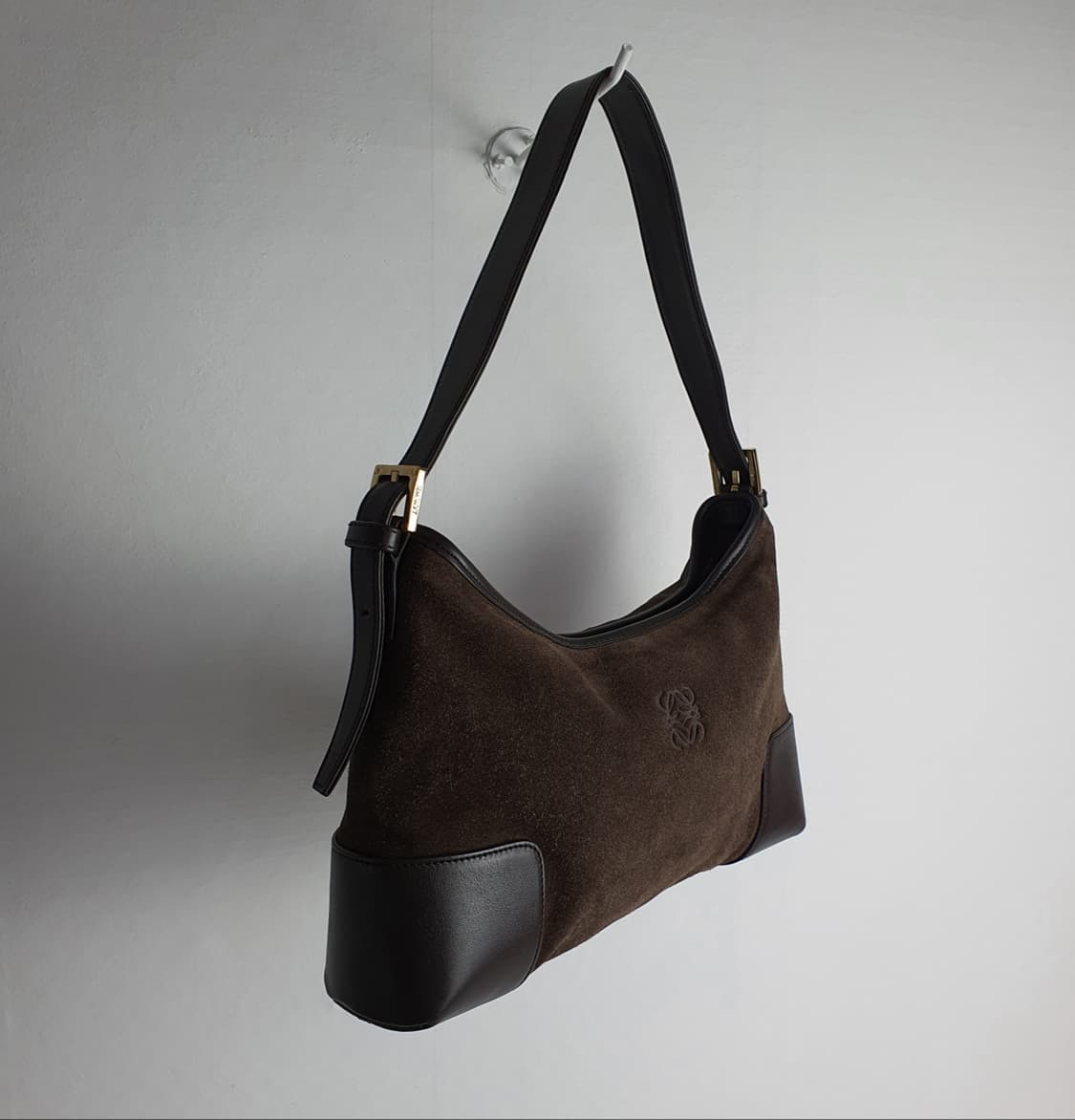 로에베 - 딥브라운 스웨이드 빈티지 미니백 상품이미지3