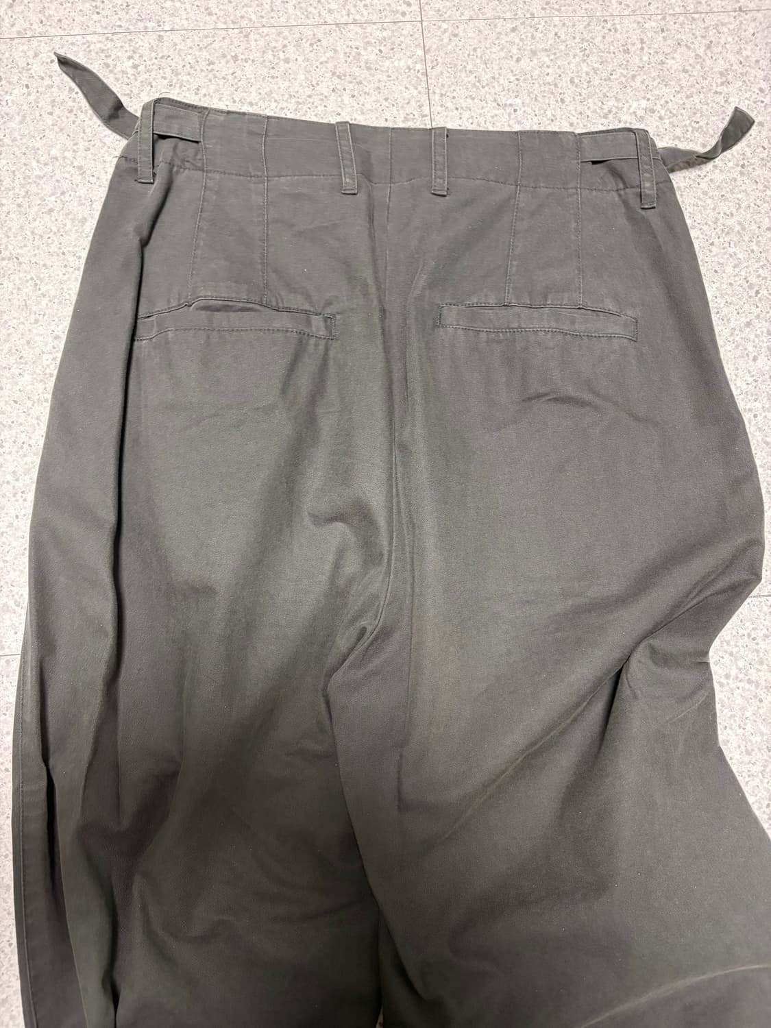 (2)해칭룸 Depp pleats trousers charcoal 상품이미지5