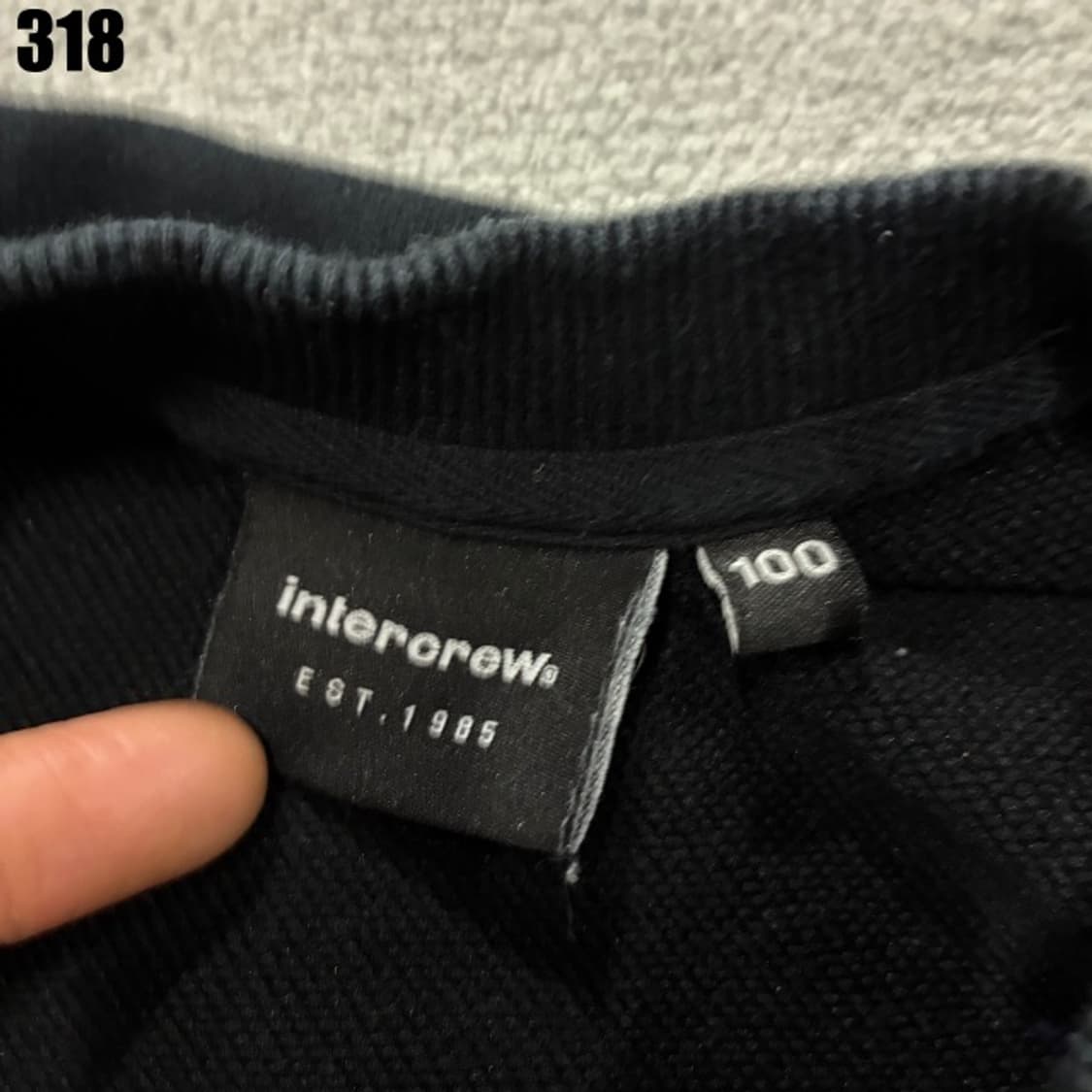intercrew 블랙 맨투맨  상품이미지2