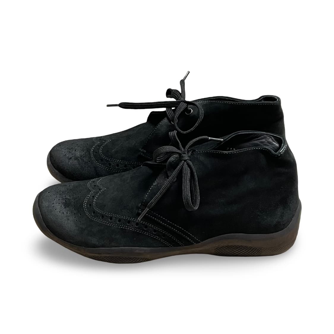 프라다 스웨이드 윙팁 부츠 상품이미지1