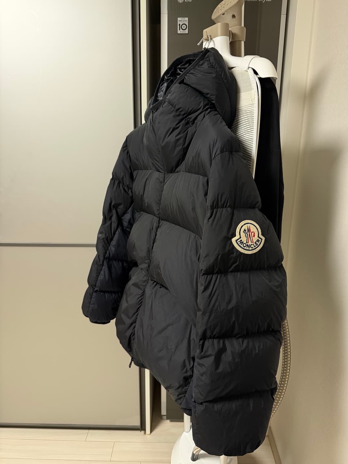 몽클레어 몽클레르 Alnair 패딩 블랙 2사이즈 상품이미지7