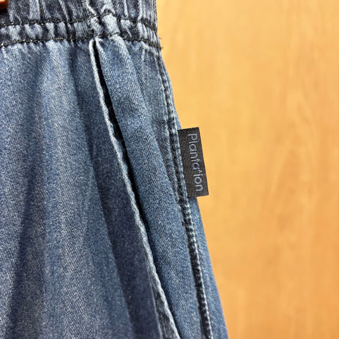 이세이미야케 플랜테이션 코튼 와이드 팬츠 허리 밴딩 탭 라벨 디테일 진청 상품이미지6