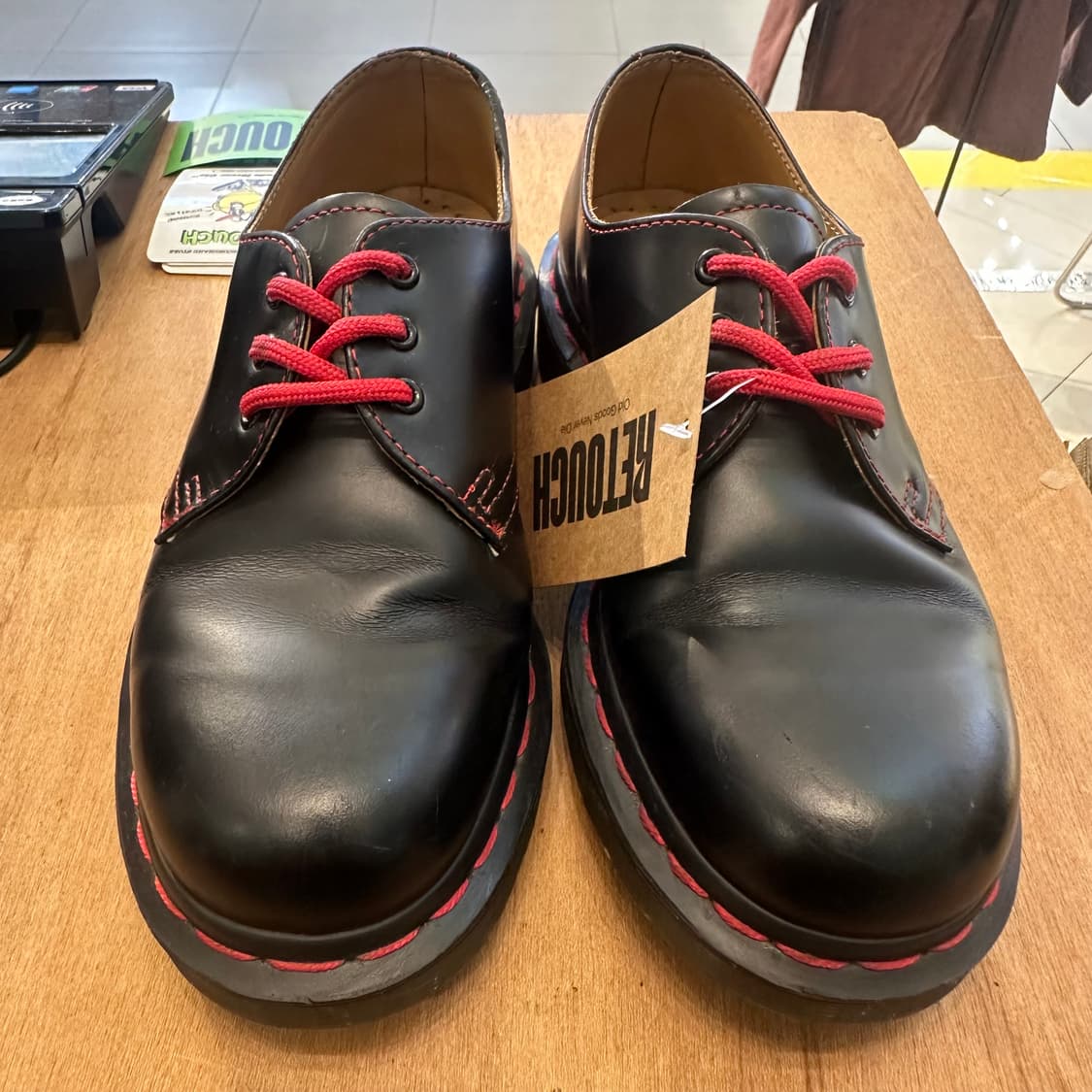 닥터마틴 1461 ‘블랙/레드 스티치’ 상품이미지2