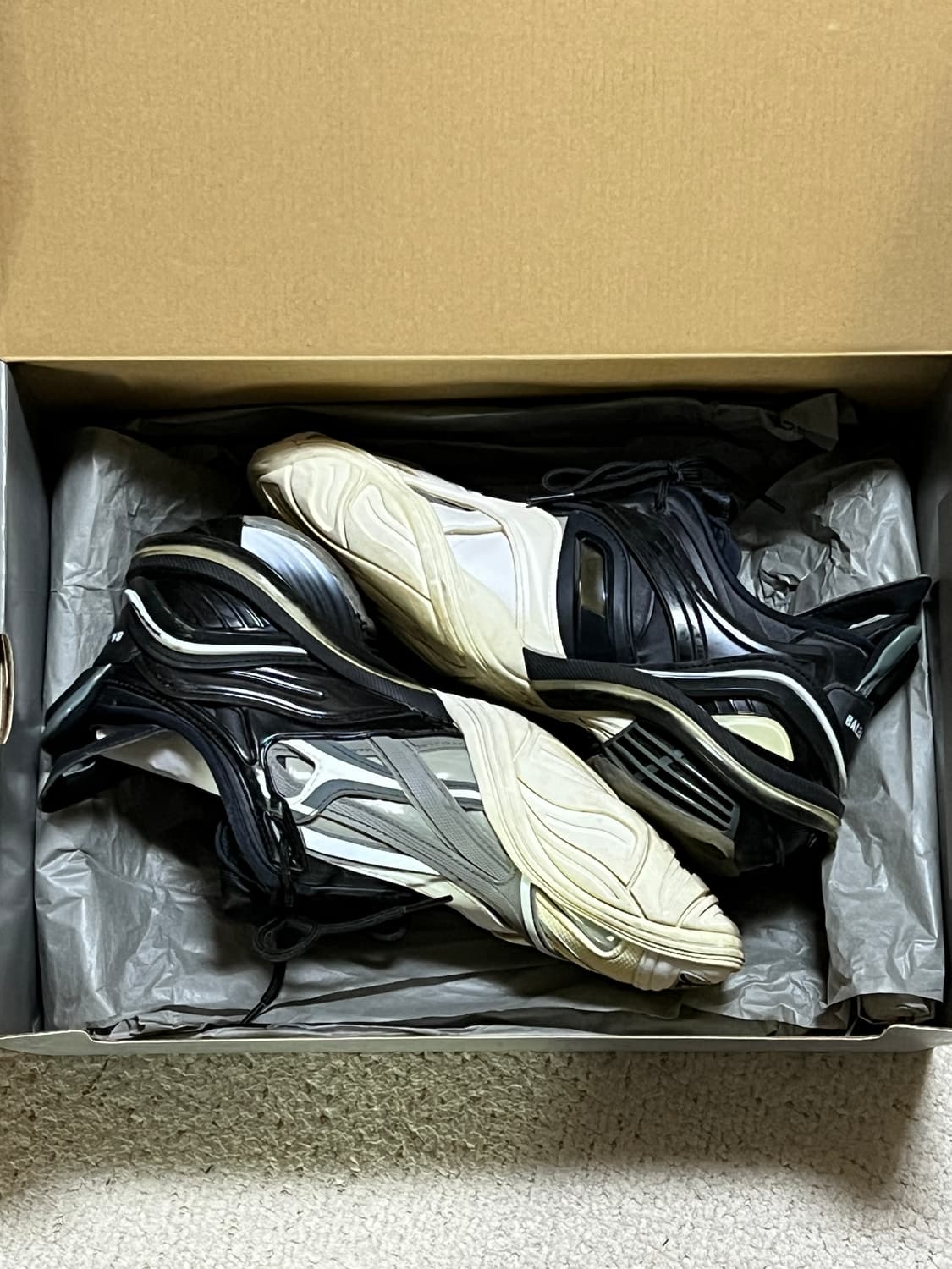 발렌시아가 타이렉스 스니커즈 블랙 화이트 상품이미지4