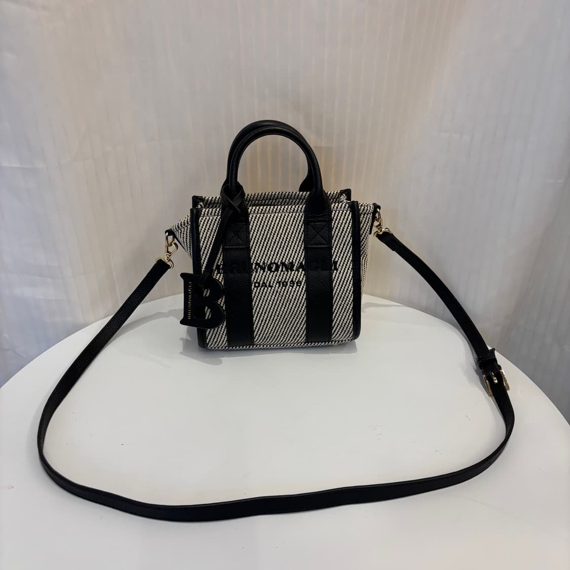 정품 브루노말리 캔버스 크로스백     상품이미지1