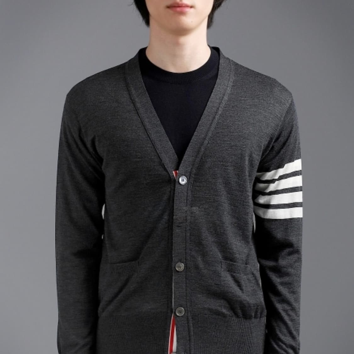 [새상품/선물가능] 톰브라운 사선완장 메리노 울 가디건 다크그레이 상품이미지8