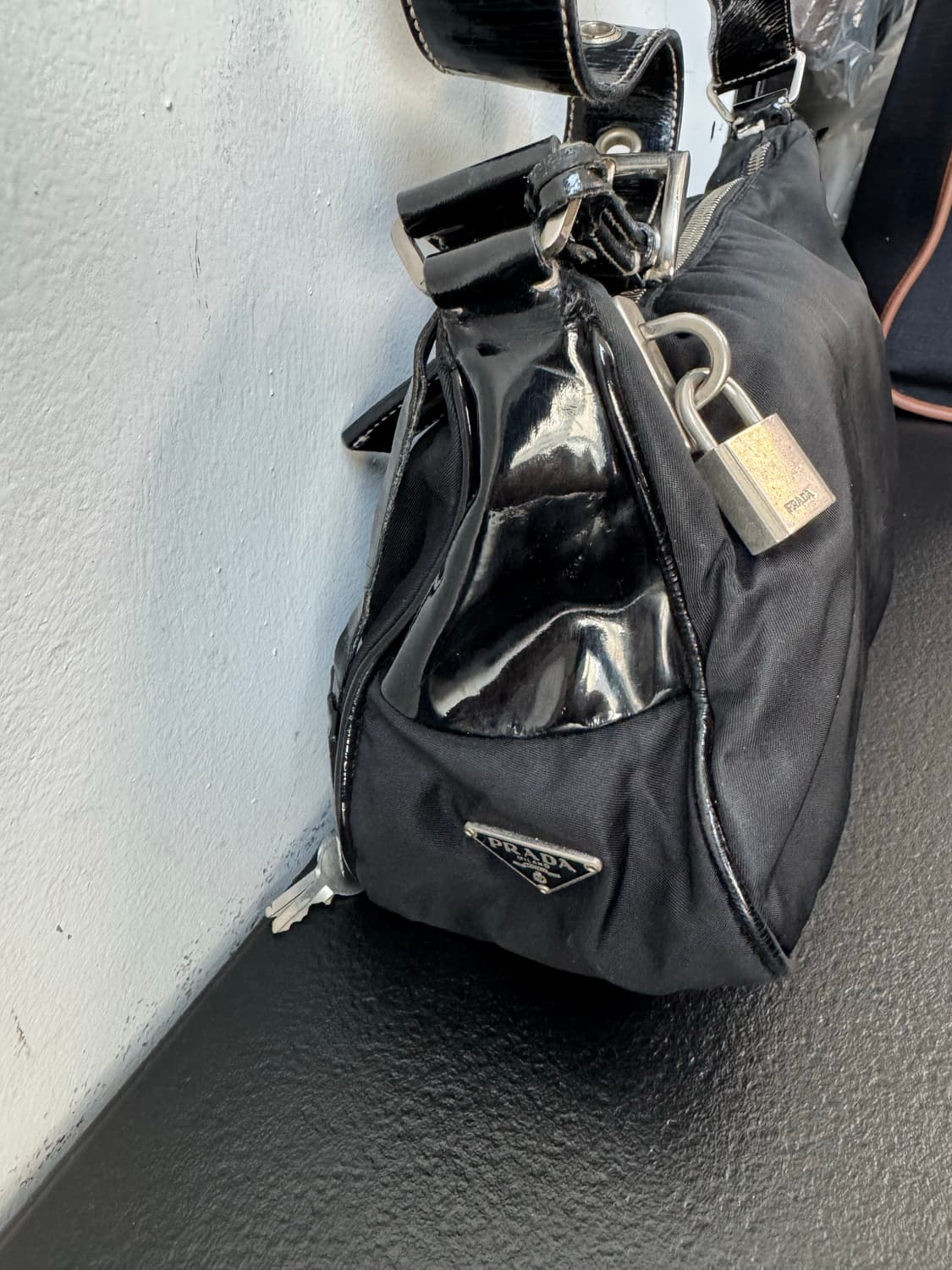 프라다 포코노 숄더백(정품) 상품이미지4